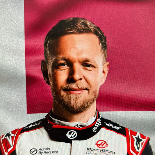 Kevin Magnussen Portrait with flag /3